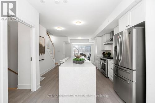 5 - 1 Hartman Avenue, Vaughan, ON - Indoor Photo Showing Kitchen