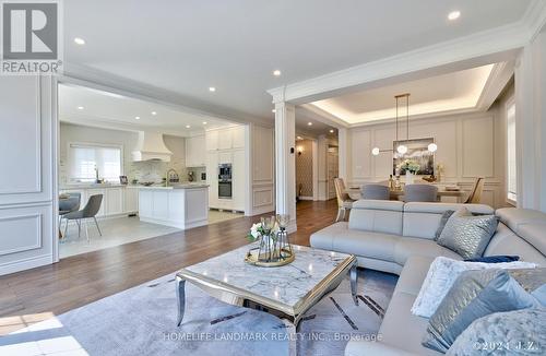 57 Castleglen Boulevard, Markham, ON - Indoor Photo Showing Living Room