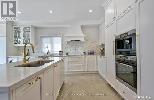 57 Castleglen Boulevard, Markham, ON - Indoor Photo Showing Kitchen With Double Sink With Upgraded Kitchen