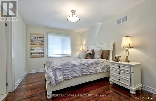 57 Castleglen Boulevard, Markham, ON - Indoor Photo Showing Bedroom