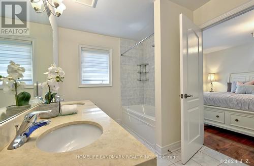 57 Castleglen Boulevard, Markham, ON - Indoor Photo Showing Bathroom