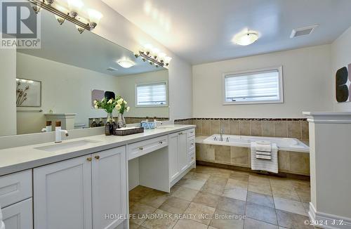 57 Castleglen Boulevard, Markham, ON - Indoor Photo Showing Bathroom