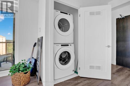 1402 - 500 Brock Avenue, Burlington (Brant), ON - Indoor Photo Showing Laundry Room