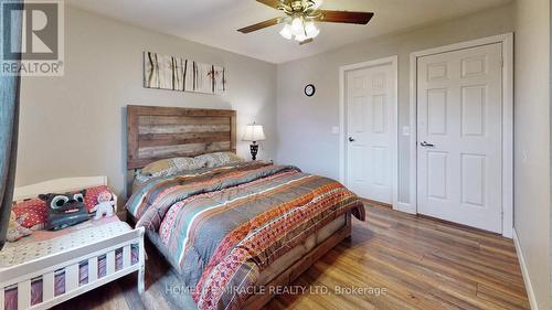 126 Mowat Crescent, Halton Hills, ON - Indoor Photo Showing Bedroom