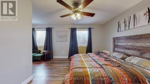 126 Mowat Crescent, Halton Hills, ON - Indoor Photo Showing Bedroom