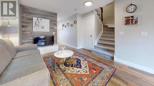 126 Mowat Crescent, Halton Hills, ON - Indoor Photo Showing Living Room