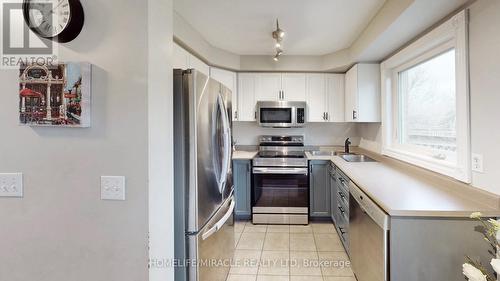 126 Mowat Crescent, Halton Hills, ON - Indoor Photo Showing Kitchen With Stainless Steel Kitchen