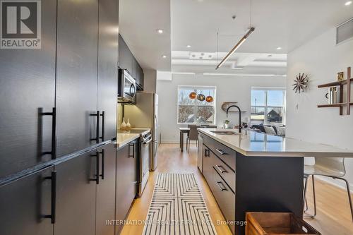 304 - 152 Annette Street, Toronto (Junction Area), ON - Indoor Photo Showing Kitchen With Upgraded Kitchen