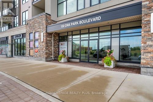 514 - 150 Oak Park Boulevard, Oakville (Uptown Core), ON - Outdoor