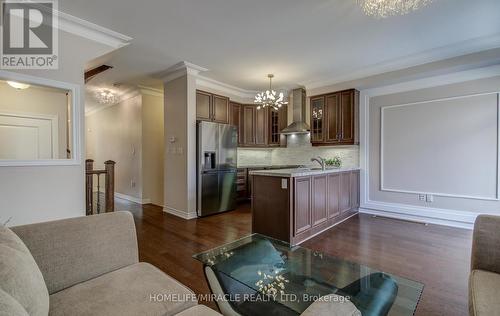 33 Morra Avenue, Caledon, ON - Indoor Photo Showing Kitchen