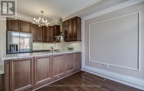 33 Morra Avenue, Caledon, ON - Indoor Photo Showing Kitchen