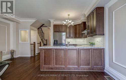 33 Morra Avenue, Caledon (Bolton East), ON - Indoor Photo Showing Kitchen