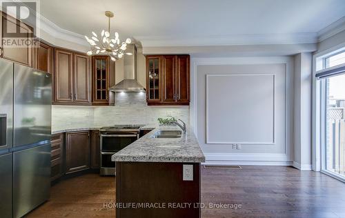 33 Morra Avenue, Caledon (Bolton East), ON - Indoor Photo Showing Kitchen With Double Sink With Upgraded Kitchen