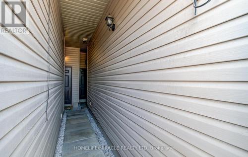 33 Morra Avenue, Caledon (Bolton East), ON - Outdoor