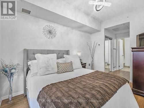 628 - 3091 Dufferin Street, Toronto (Yorkdale-Glen Park), ON - Indoor Photo Showing Bedroom