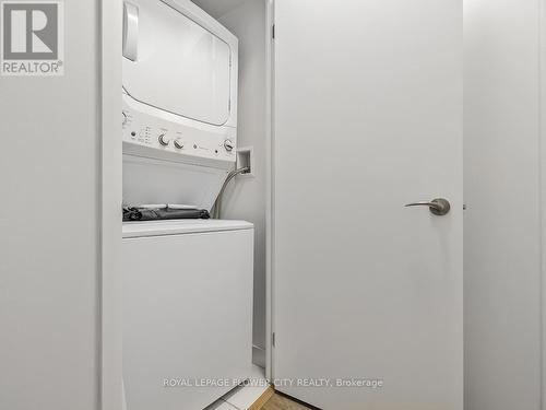 628 - 3091 Dufferin Street, Toronto (Yorkdale-Glen Park), ON - Indoor Photo Showing Laundry Room