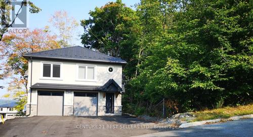 2 - 54 Florence Street W, Huntsville, ON - Outdoor