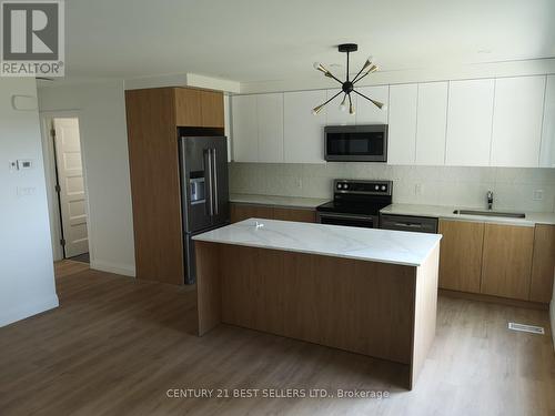 2 - 54 Florence Street W, Huntsville, ON - Indoor Photo Showing Kitchen With Stainless Steel Kitchen