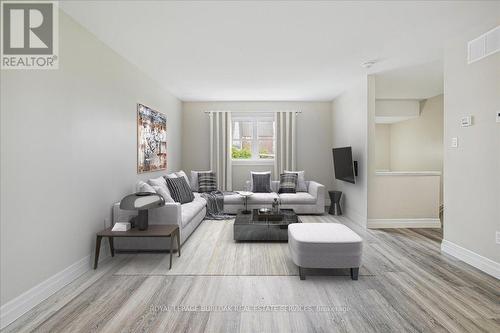 38 Viewpoint Avenue, Hamilton, ON - Indoor Photo Showing Living Room