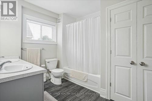 38 Viewpoint Avenue, Hamilton (Eastmount), ON - Indoor Photo Showing Bathroom