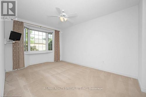 28 - 11 Twentyplace Boulevard, Hamilton, ON - Indoor Photo Showing Other Room