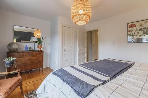 40 Gladstone Avenue, Hamilton, ON - Indoor Photo Showing Bedroom