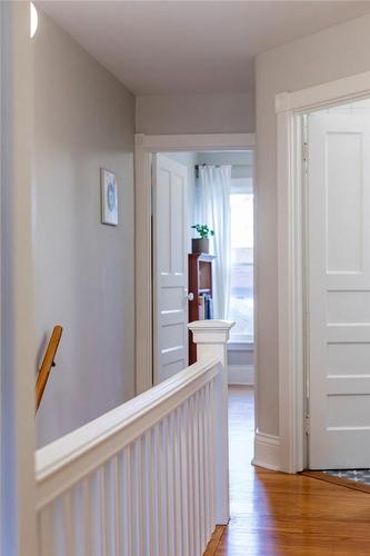 40 Gladstone Avenue, Hamilton, ON - Indoor Photo Showing Other Room