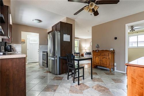 7976 Paddock Trail Drive, Niagara Falls, ON - Indoor Photo Showing Kitchen