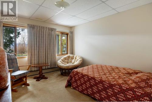 6841 Raven Road, Vernon, BC - Indoor Photo Showing Bedroom