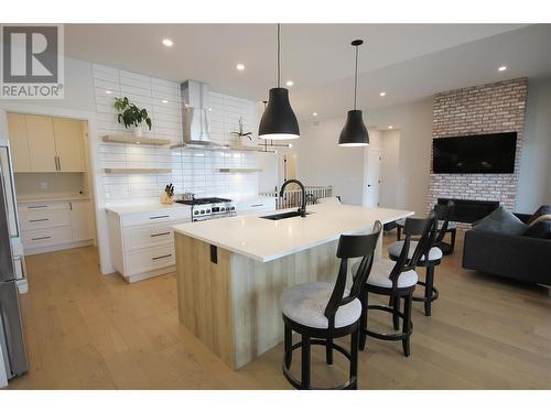 1164 Elk Street, Penticton, BC - Indoor Photo Showing Kitchen With Upgraded Kitchen