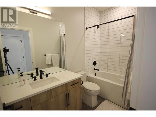 1164 Elk Street, Penticton, BC - Indoor Photo Showing Bathroom