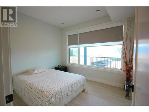 1164 Elk Street, Penticton, BC - Indoor Photo Showing Bedroom