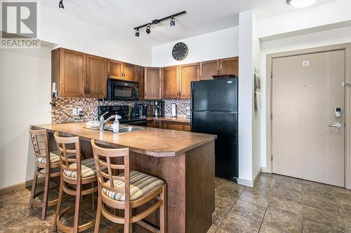 654 Cook Road Unit# 439, Kelowna, BC - Indoor Photo Showing Kitchen