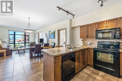 654 Cook Road Unit# 439, Kelowna, BC - Indoor Photo Showing Kitchen With Double Sink