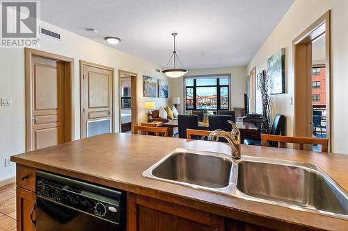 654 Cook Road Unit# 439, Kelowna, BC - Indoor Photo Showing Kitchen With Double Sink