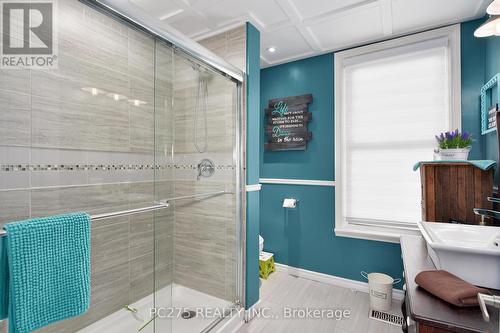 763 Boyle Drive, Woodstock, ON - Indoor Photo Showing Bathroom