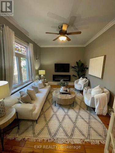 63 Askin Street, London, ON - Indoor Photo Showing Living Room