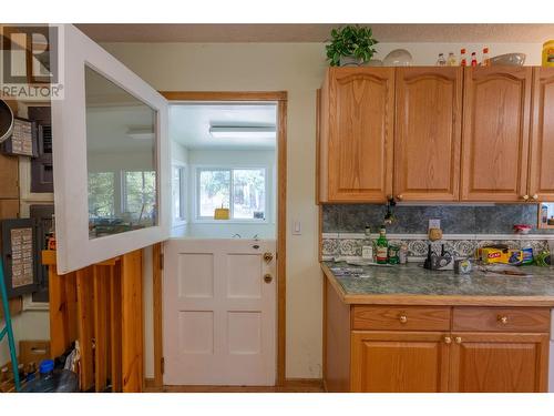 2350 Fife Road, Christina Lake, BC - Indoor Photo Showing Kitchen