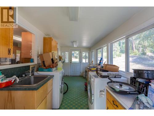 2350 Fife Road, Christina Lake, BC - Indoor Photo Showing Laundry Room