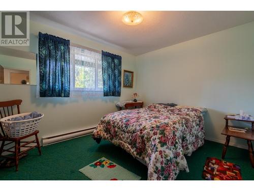 2350 Fife Road, Christina Lake, BC - Indoor Photo Showing Bedroom