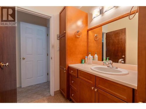 2350 Fife Road, Christina Lake, BC - Indoor Photo Showing Bathroom