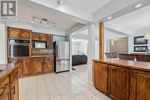 923 Skyline Road, Smith-Ennismore-Lakefield, ON - Indoor Photo Showing Kitchen