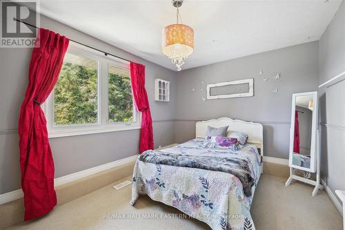 923 Skyline Road, Smith-Ennismore-Lakefield, ON - Indoor Photo Showing Bedroom