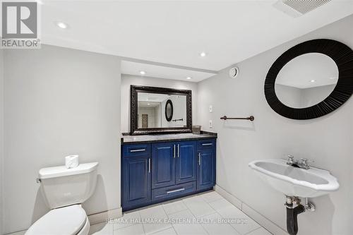 923 Skyline Road, Smith-Ennismore-Lakefield, ON - Indoor Photo Showing Bathroom