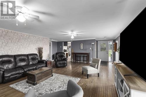 8450 Highway 17, Bruce Mines, ON - Indoor Photo Showing Living Room