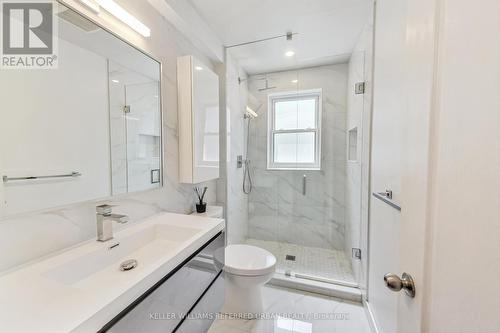 176 Hastings Avenue, Toronto (South Riverdale), ON - Indoor Photo Showing Bathroom