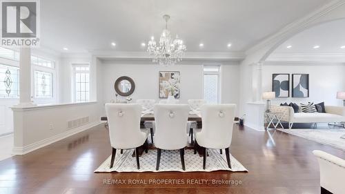 7 Sun Valley Drive, Richmond Hill, ON - Indoor Photo Showing Dining Room