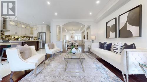 7 Sun Valley Drive, Richmond Hill (Rouge Woods), ON - Indoor Photo Showing Living Room