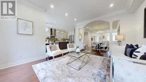 7 Sun Valley Drive, Richmond Hill (Rouge Woods), ON - Indoor Photo Showing Living Room