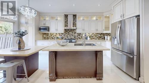 7 Sun Valley Drive, Richmond Hill, ON - Indoor Photo Showing Kitchen